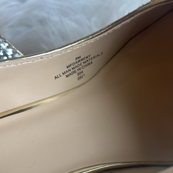 MARC FISHER Silver Glitter Pumps - Picture 5 of 7